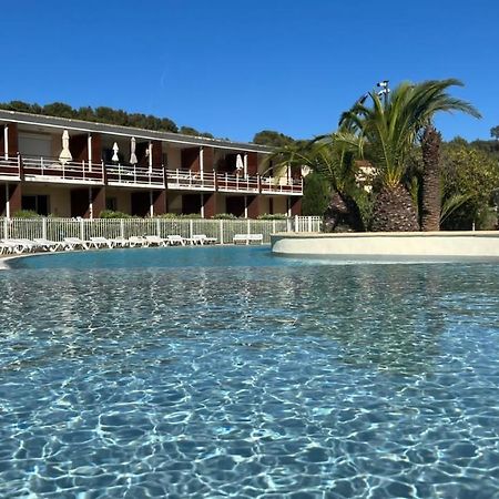 Les terrasses du Liouquet T2, piscine , parking , mer à 150 m La Ciotat Esterno foto