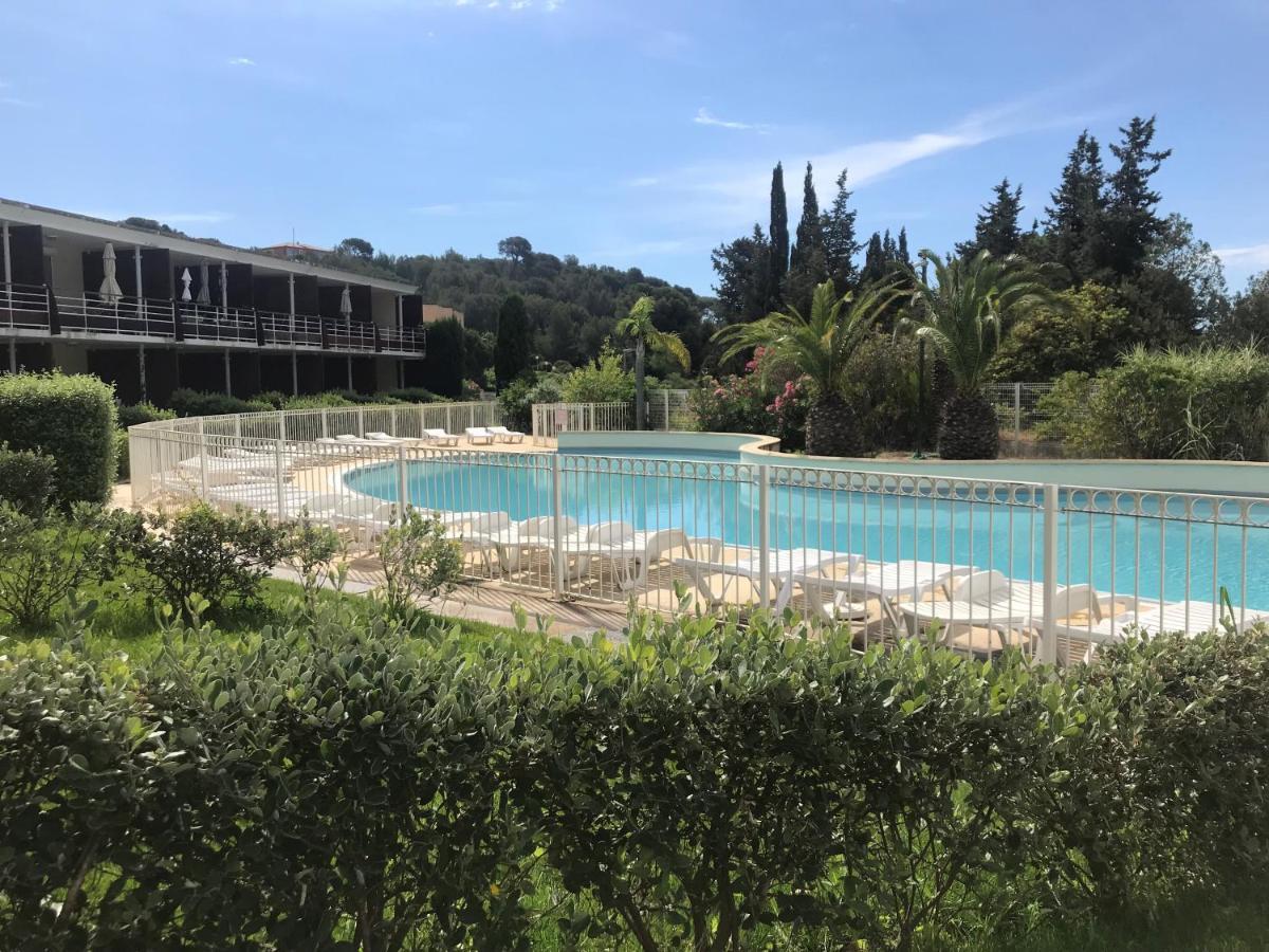Les terrasses du Liouquet T2, piscine , parking , mer à 150 m La Ciotat Esterno foto